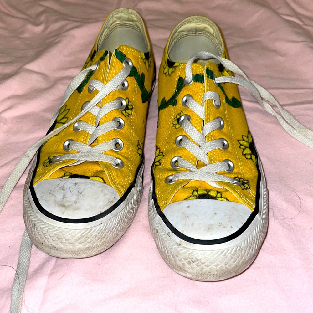 Customized yellow converse!